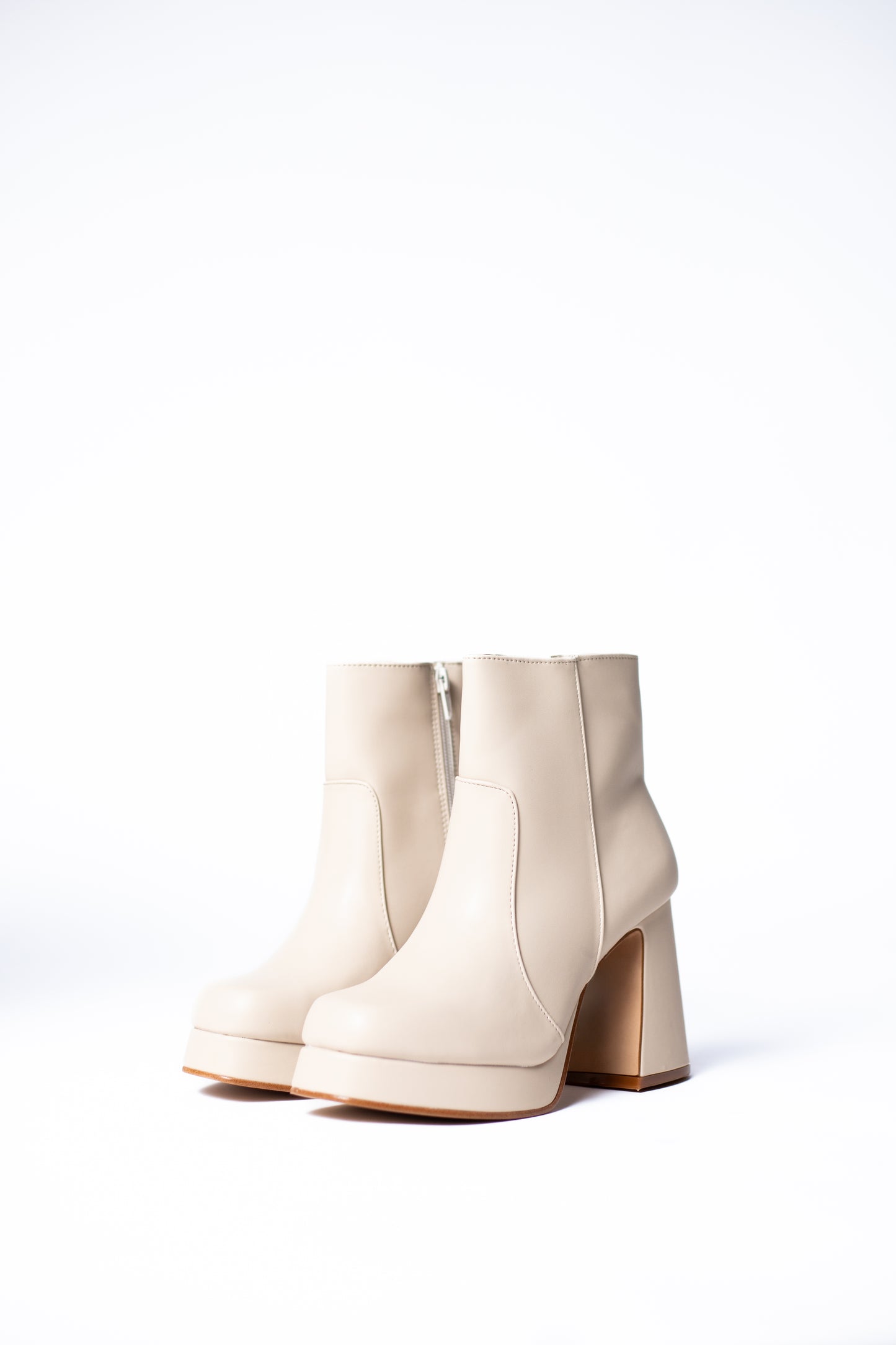 Botas Anika latte 0717